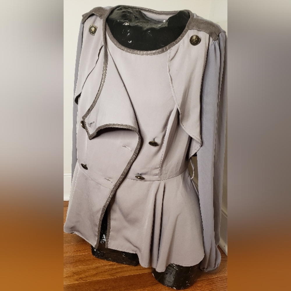 Gray unique flowy long sleeve shirt decorative button size medium